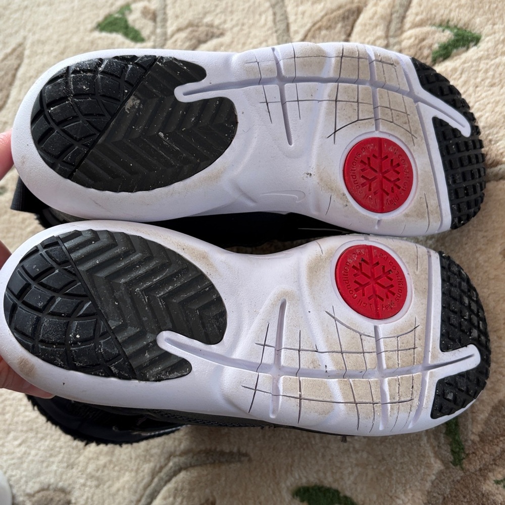 Little Kids Nike Fleece-Lined Winter Sneakers (2) - Picture 7 of 8